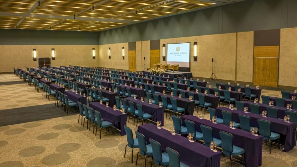 Centro de congresos hotel Jurica