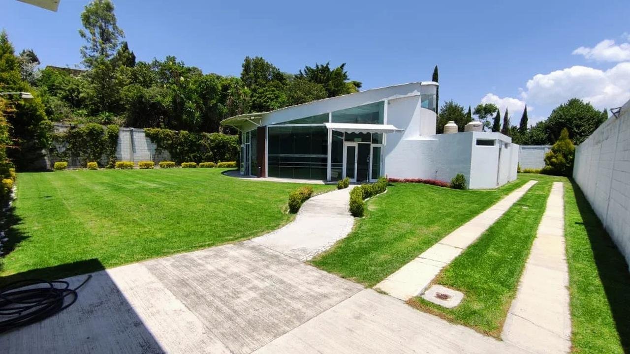 Los Amarantos Salón-Jardín