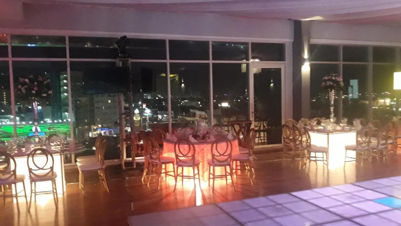 Veranda Roof Garden & Salón